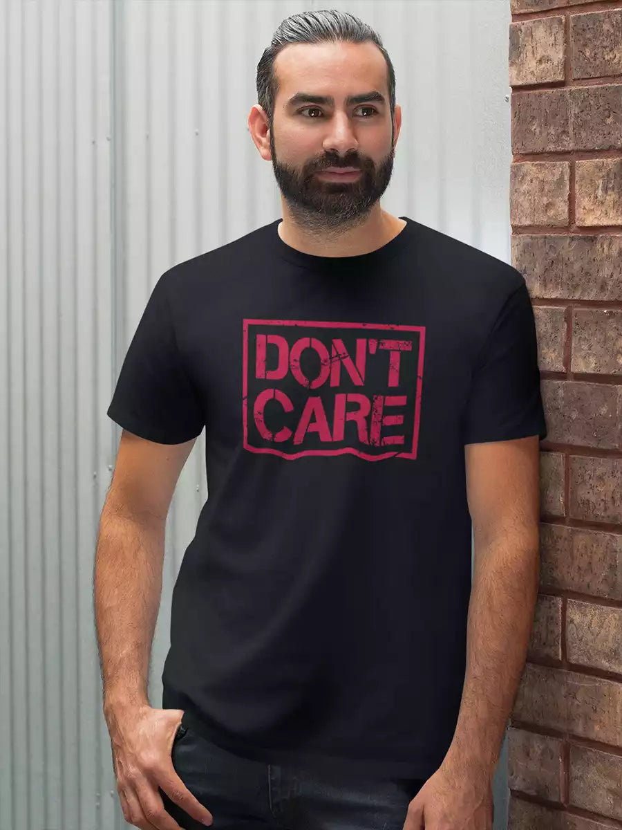 Don't Care Printed T-Shirt, black, regular fit, Don't Care slogan on model – NOOBDE