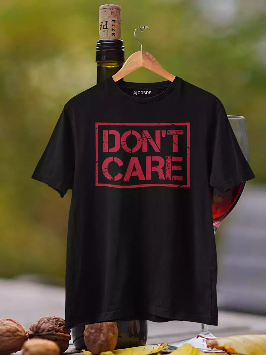 Don't Care Printed T-Shirt, black, regular fit, bold Don't Care slogan – NOOBDE