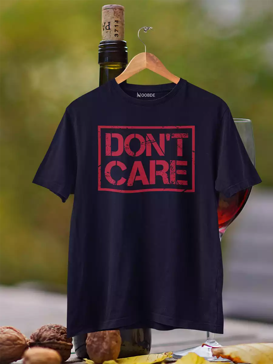 Don't Care Printed T-Shirt, navy blue, regular fit, bold Don't Care slogan – NOOBDE